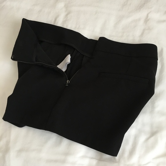 Forever 21 black high waisted shorts - Picture 3 of 5